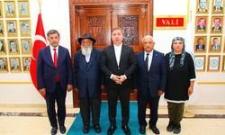 Ahmet Uğurlu Dede ve Ailesi Vali Aydoğdu’yu Ziyaret Etti