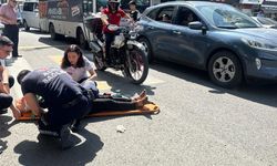 Fevzipaşa Caddesinde Kadın Motorcu Kadın Yayaya Çarptı