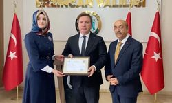 Kübra Öğretmene Başarı Belgesi