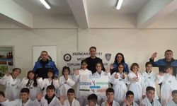 Erzincan’da 20 Öğrenciye Tekvando Kıyafeti Hediye Edildi