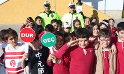 Polis Ekipleri İlkokul Öğrencilerine Trafik Güvenliği Eğitimi Verdi