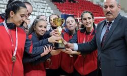 Erzincan’da Okul Sporları Gençler Voleybol Kız Finalleri Sona Erdi
