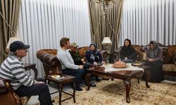 Vali, Büyük Fedakarlık Örneği Gösteren Çilem'i Ağırladı