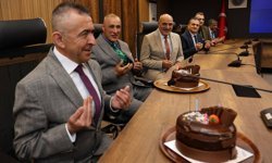 Erzincan'ın Sevilen İsimlerine Sürpriz Doğum Günü Kutlaması