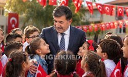 Bekir Aksun’dan 23 Nisan Mesajı: “Egemenlik Milletindir, Gelecek Çocuklarımızındır”