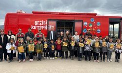 Tercan’da Öğrencilere Gezici Kütüphane Sürprizi