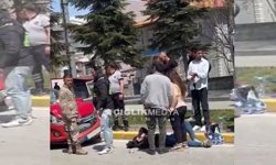 07 Plakalı Otomobil Motokuryeye Çarptı