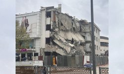 Erzincan’da Ziraat Bankası Merkez Şubesi Yıkılıyor