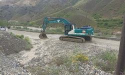 Erzincan-Kemah Yolunda Sağanak Sonrası Sel Etkili Oldu