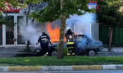 Erzincan'da Sabah Saatlerinde Otomobil Alev Aldı