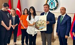 Gül Çelebi’den Vali Aydoğdu’ya Anlamlı Hediye