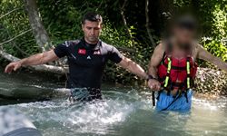 Munzur Çayı'nda Boğulma Tehlikesi Geçiren Vatandaşı Jandarma SAK Timi Kurtardı