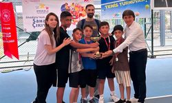 Erkek Tenis Takımımız ANALİG'de Gümüş Madalyayla Yarı Finale Yükseldi