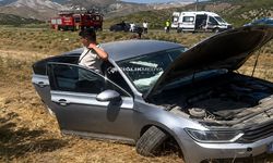 Refahiye-Erzincan Karayolunda Kaza: Otomobil Şarampole Uçtu, 2 Kişi Yaralandı