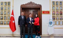 Avrupa Şampiyonu Kübra Cengiz Vali Aydoğdu'yu Ziyaret Etti