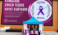 Erzincan'da Meme Kanserine Karşı Bilgilendirme Standı Kuruldu