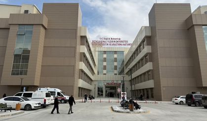 Refahiye’de Bir Araç Dereye Uçtu