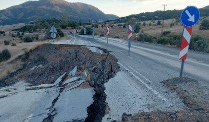 Heyelanlı Tunceli–Erzincan yolunda sürücüler endişeli