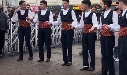 13 Şubat Erzincan Kurtuluş Bayramı’nda Meydan Halaylarla Şenlendi