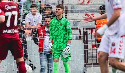 Herkes 15 Yaşındaki Kalecimizi Konuştu