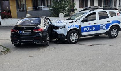 Cumhuriyet Mahallesi’nde Polis Aracı Kazaya Karıştı