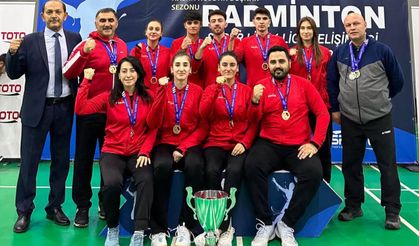 Erzincan Badmintonda Zirveyi Bırakmıyor