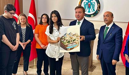 Gül Çelebi’den Vali Aydoğdu’ya Anlamlı Hediye