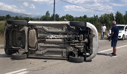 Erzincan-Çağlayan Yolunda Otomobil Takla Attı