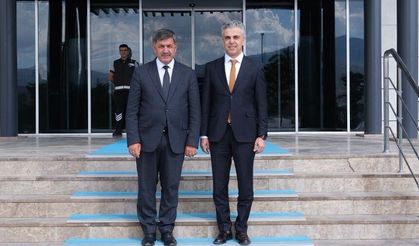 Aksun’dan Rektör Kuyrukluyıldız’a Hayırlı Olsun Ziyareti