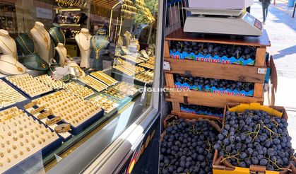 Kuyumcu Dükkânının Önünde Cimin Üzümü Satıyor