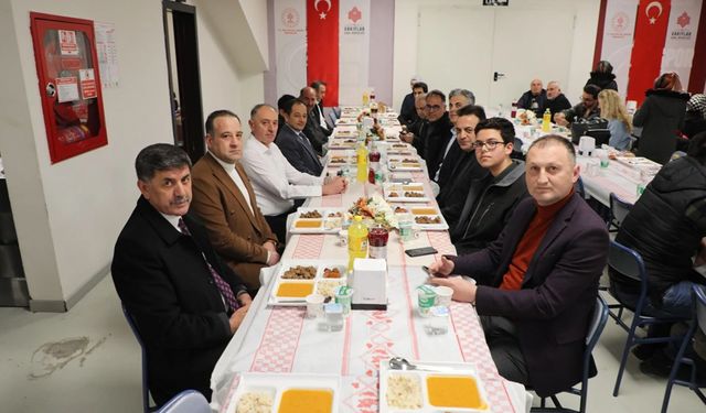 Emniyet Müdürü Baybaba Erzincanlılarla İftar Yaptı