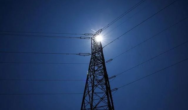 Avrupa'da Elektrik Kesintisi Hayatı Durdurdu