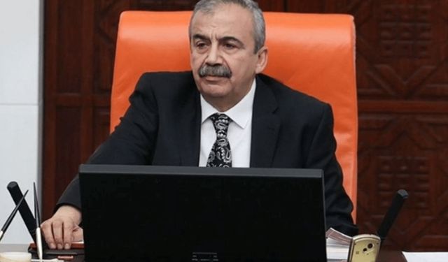 Süreyya Önder Kalp Rahatsızlığıyla Hastaneye Kaldırıldı