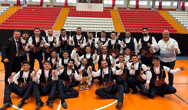Erzincangücü Spor Kulübü Halk Oyunları Ekibi Bölge Şampiyonu Oldu