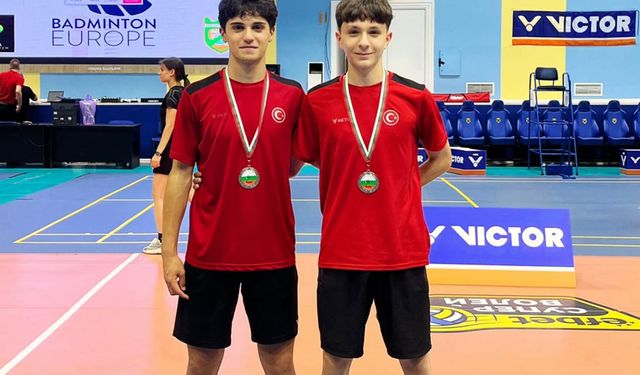 Erzincanlı Badmintonculardan Gümüş Madalya
