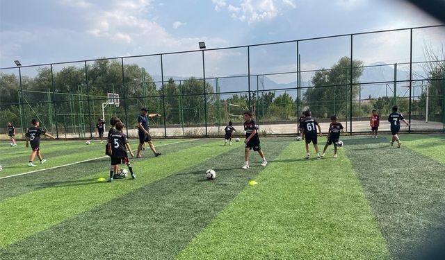 Altınbaşak Gençlerinden Yaz Tatiline Sportif Adım