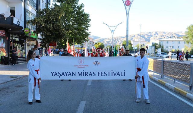 Yaşayan Miras Festivali Erzincan Sokaklarını Şenlendirdi