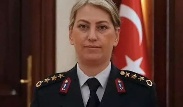 Türk Jandarmasında İlk Kadın Paşa Gülden Mat Şakir Oldu