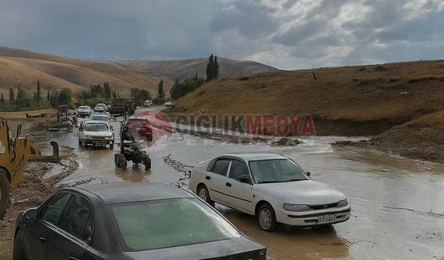 Otlukbeli’nde Sağanak Yağış Sele Neden Oldu