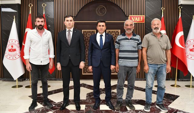 Koyunlarına Yıldırım Düşen Üreticilere Destek