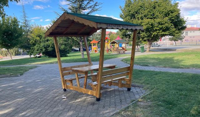 Erzincan Belediyesi'nin Kent Mobilyaları Üretimi Sürüyor