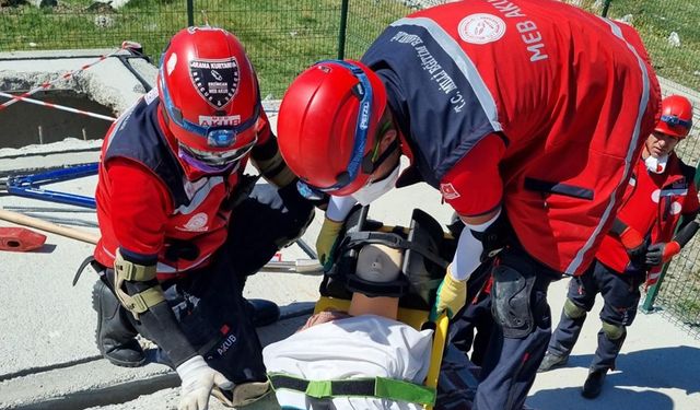 MEB AKUB Erzincan Ekibi, AFAD Akreditasyon Sınavını Başarıyla Geçti