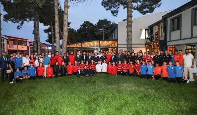 Vali Aydoğdu Erzincan'ın Gururu Olan Sporcularımızla Buluştu