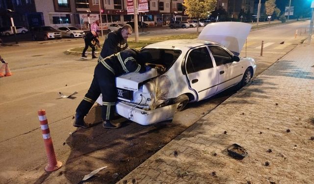 Erzincan’da Gece Yarısı Trafik Kazası: İtfaiye Ekipleri Hızla Müdahale Etti