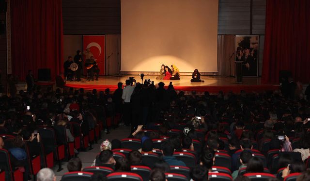 Erzincan’da “Dirilişin Adı Mustafa Kemal” Oratoryosu Duygu Dolu Anlar Yaşattı
