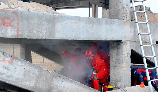 Erzincan’da Deprem Tatbikatı Gerçekleştirildi