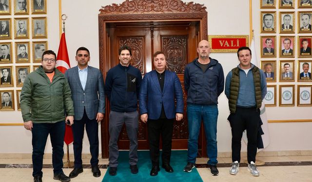 Vali Aydoğdu Uluslararası Kayak Federasyonu Heyetini Ağırladı