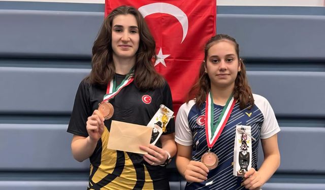 Erzincanlı Badmintonculardan Macaristan’da Çifte Bronz Madalya