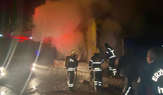 Erzincan’da Gece Yarısı Korkutan Yangın