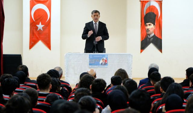 Bekir Aksun Lise Öğrencileri İle Bir Araya Geldi